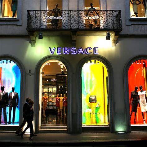 boutique versace via montenapoleone|versace via montenapoleone milano.